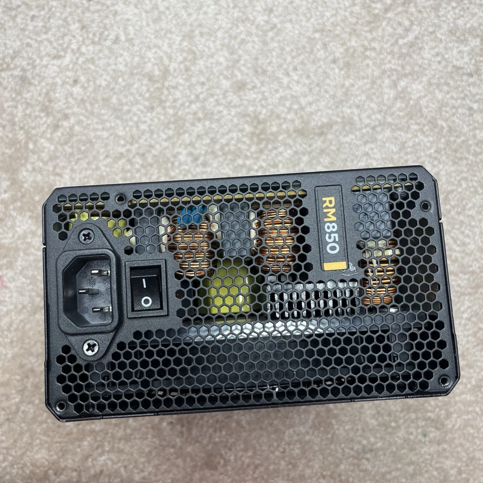 Corsair RM Series™ RM850 - 850 Watt 80 PLUS® Gold Certified Fully Modular PSU - Image 3 of 4