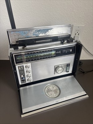 Zenith Royal   R 7000 Trans-Oceanic Transistor Radio Works Great! Solid state