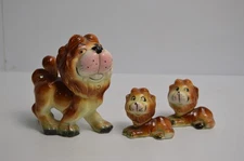 Vtg Prideful Lion & Babies Cubs MCM Ceramic Figurines Kitschy Anthropomorphic