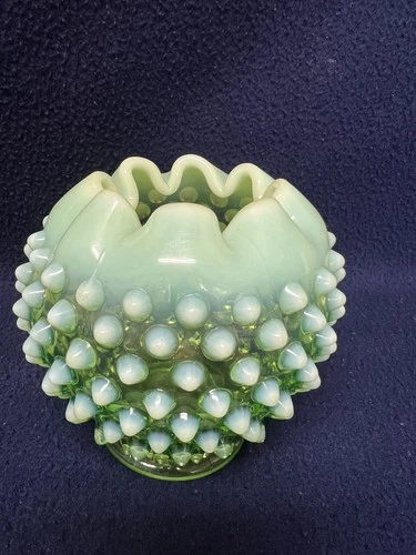 Vintage Fenton Emerald Green Opalescent Hobnail Ruffled Glass Vase 4 1/4" tall