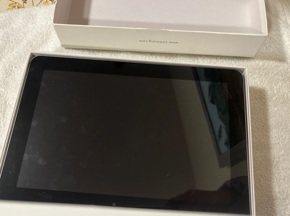 Tablet Samsung Galaxy Tab 10.1 WiFi (GTP7510MADB) 16GB Negra Android Foto 4 de 4