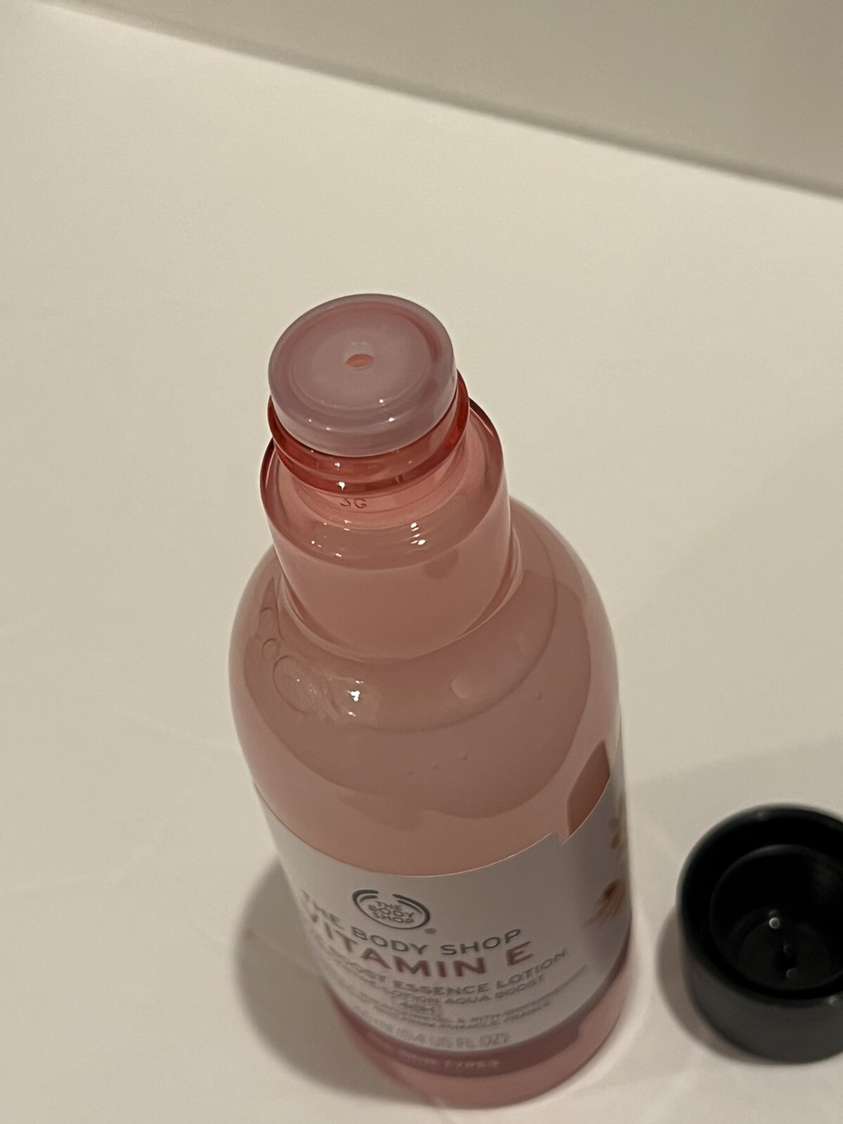 THE BODY SHOP Vitamin E Aqua Boost Essence Lotion 5.4oz Hydrates