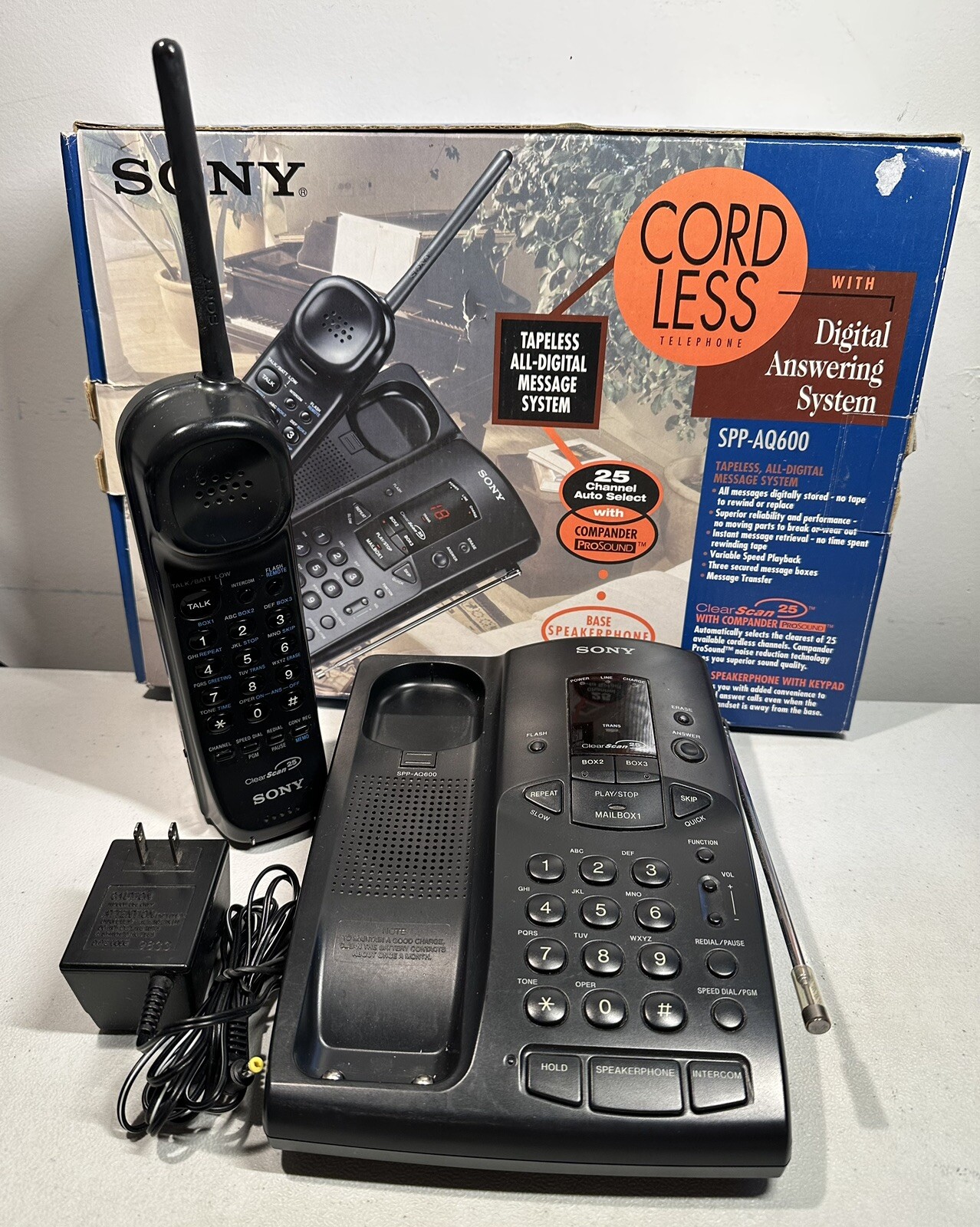 Vintage 90s Sony SPPAQ600 25 Ch. Cordless Telephone w/ Digital