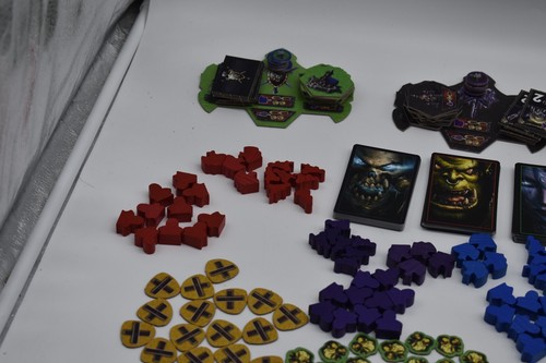Warcraft: The Board Game - 2003 - Giochi di volo fantasy SPEDIZIONE VELOCE SICURA COMPLETA - Foto 15 di 20