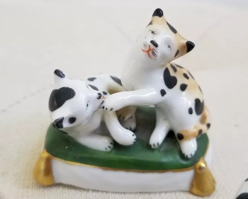 Antique German Porcelain Leopard Cats Two Kittens Playing. Gold Chelsea Mark - Picture 7 of 22