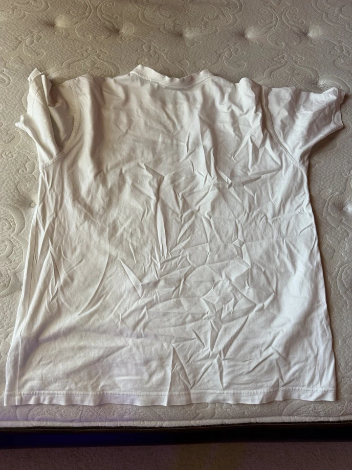 Camiseta blanca con estampado de logotipo de Burberry XXS Hecha en China Camiseta clásica para hombre usada Foto 3 de 4