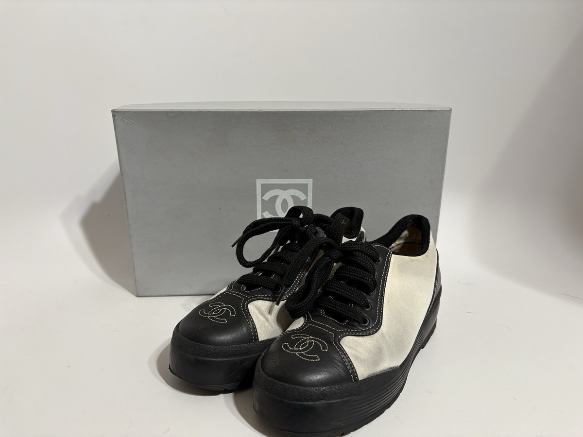 シャネル　黒スニーカー　36 Vtg Chanel Black Leather CC Logo Sneakers 36 | eBay