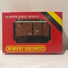 HORNBY R205 BROWN BR 12 T VENTILATED VAN ‘B784287’ w/ SLIDING DOORS unused mint