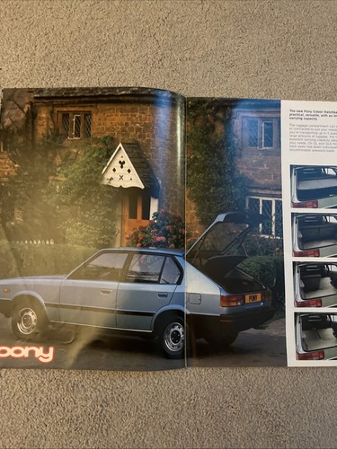 1982 Hyundai pony Car sales brochure - Picture 4 of 9