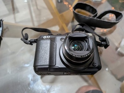 Canon PowerShot G11 Digital Camera Black, Battery To Charger, 4GB SD Card, Case