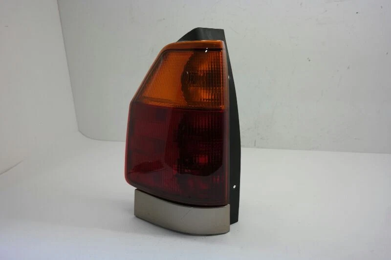 Luz trasera izquierda conductor GMC ENVOY LH 2002-2009 15131576 Foto 2 de 4