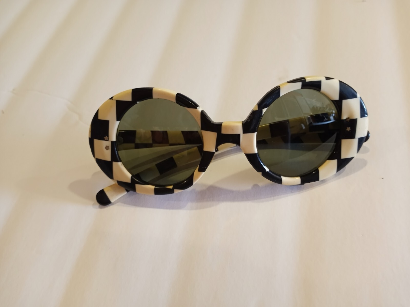 Vintage Black and White Checkered Sunglasses - Gem