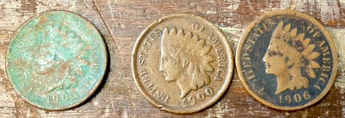 LOT OF 1100 WHEAT PENNIES -- ROLL 1920'2 -2 ROLLS 1930'S - 7 INDIAN - 1 V NICKEL - Picture 6 of 9