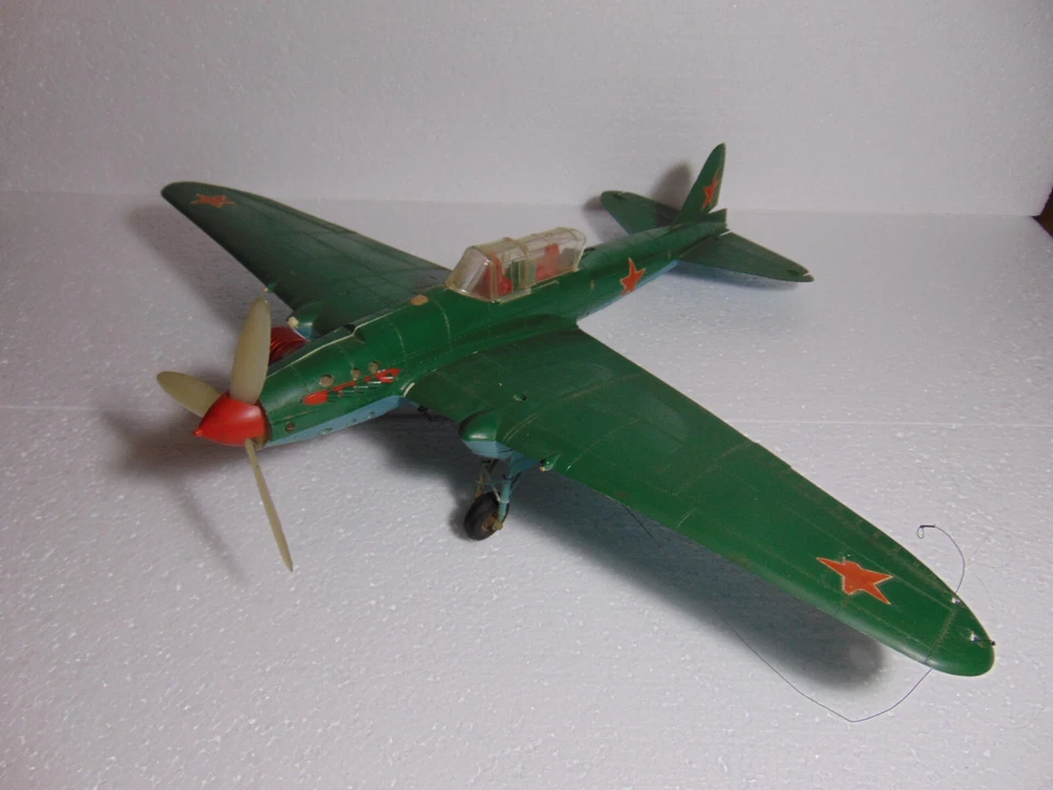 Vintage ILYUSHIN IL-2 Shturmovik Control Line Model Airplane Il 2 cl diesel kit - Image 2 of 4