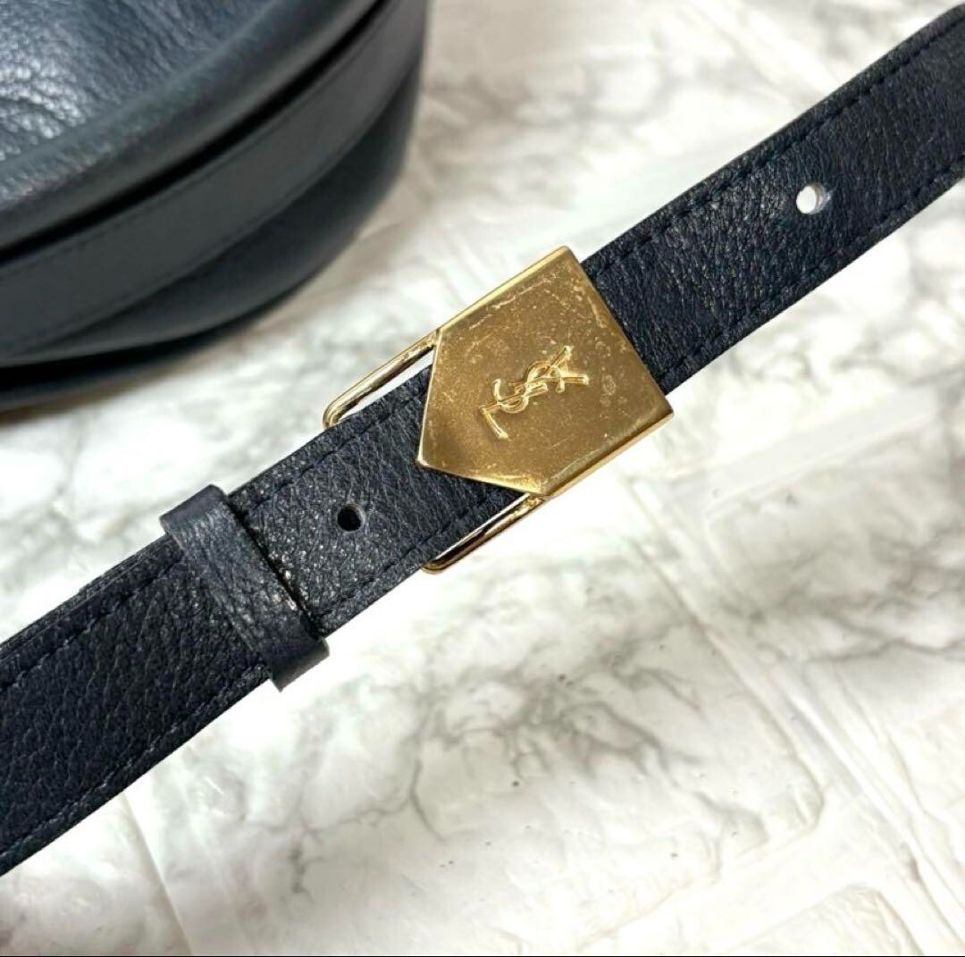 Borsa a tracolla Yves Saint Laurent in pelle nera da donna dal Giappone