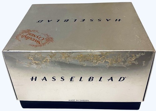 Glass Model Of Hasselblad 500 C/M by designer Christer Sjogren Mint With Box - Picture 4 of 6