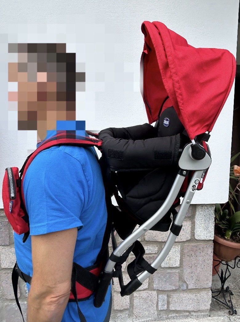 Chicco Caddy Zaino Portabimbo. Molto comodo, usato però in perfette condizioni.