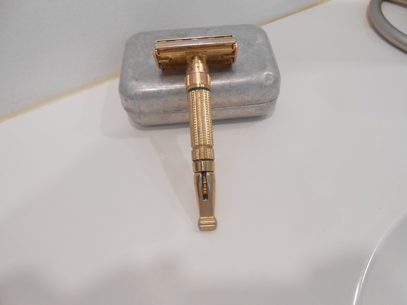 Vintage Gillette Gold Toggle Adjustable Razor D1 1958