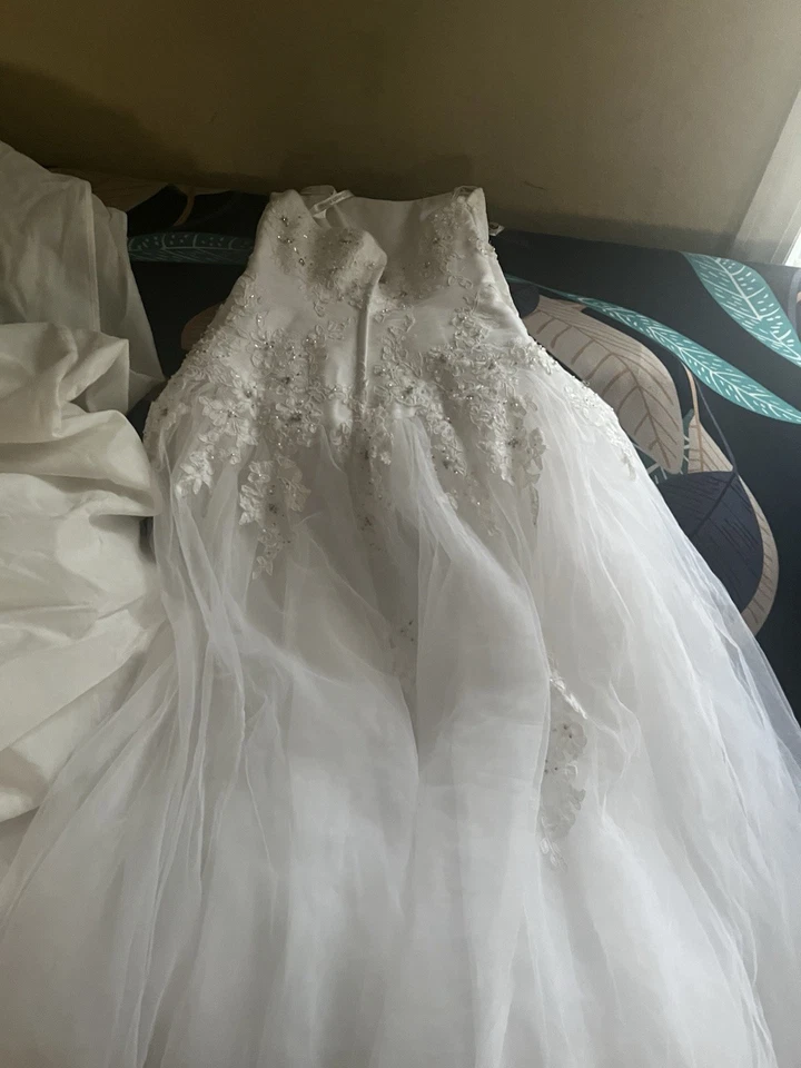 Vestido de novia David's marfil sin tirantes con cuentas blanco talla 4 Foto 3 de 4