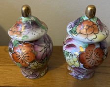 2 X FLORAL & GOLD SMALL MINIATURE GINGER JARS / URNS WITH LID 8 CMS