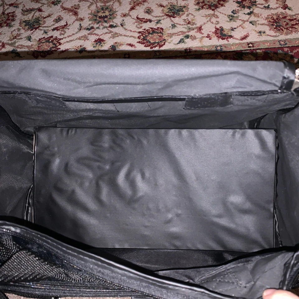 Bolso de viaje de mano negro vintage marca Leisure Foto 4 de 4