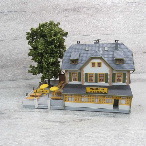 KIBRI 381197 - H0 - Gasthaus zur Eisenbahn - #B18558 | Zustand: Gebraucht