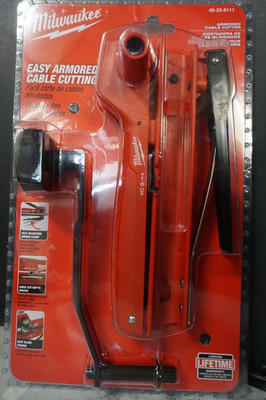 (RI4) Milwaukee 48-22-6111 Armored Cable Cutter w/ Self Adjusting Armor Clamp