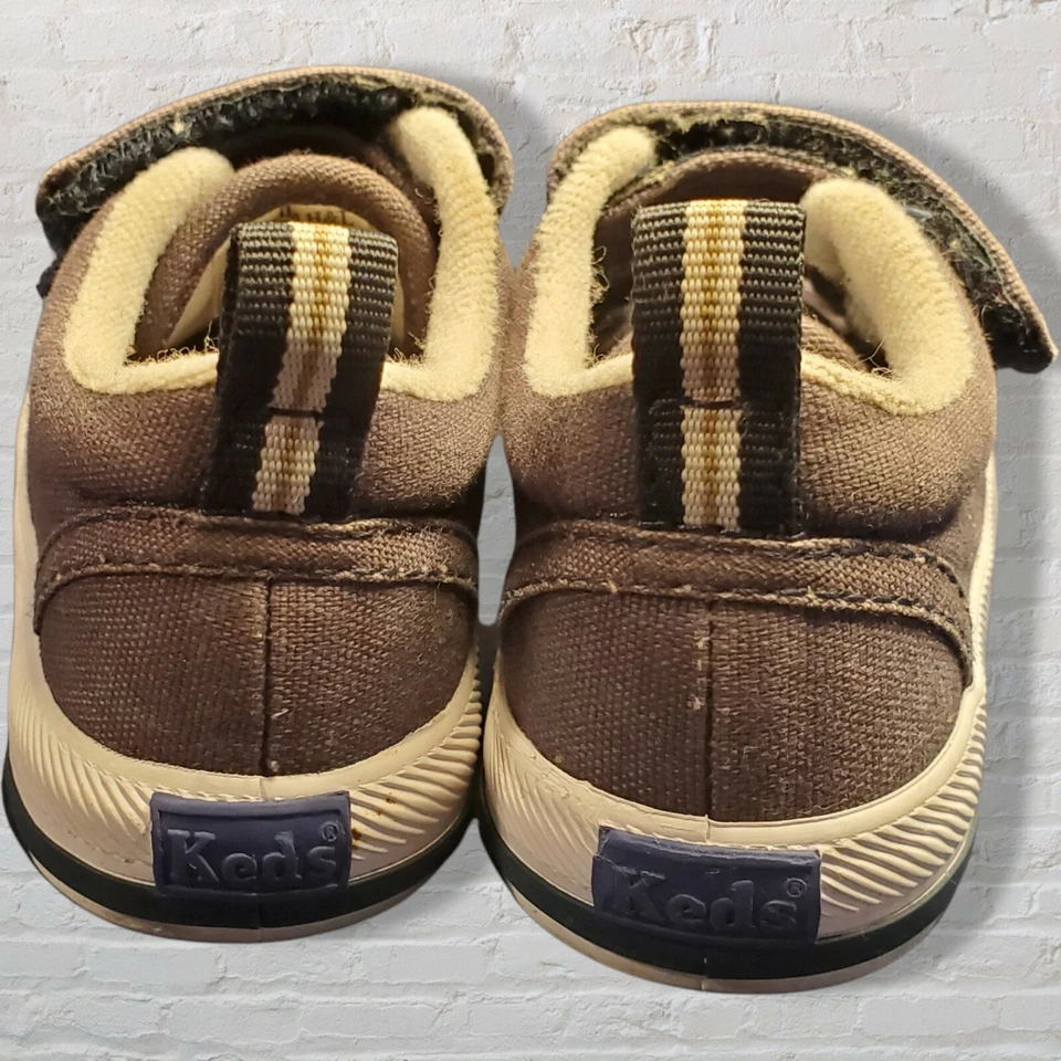 Zapatos de lona de gancho y bucle Keds para niños pequeños talla 4 Graham H&L Foto 3 de 4