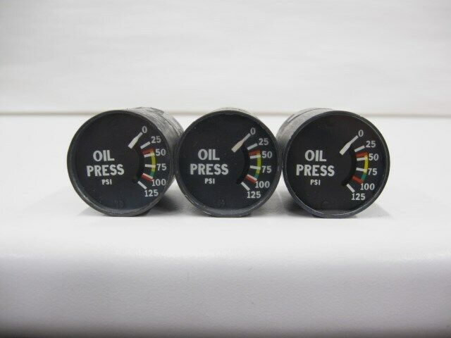 Aerosonic 0-125 PSI Oil Pressure Indicators - Lot # C238