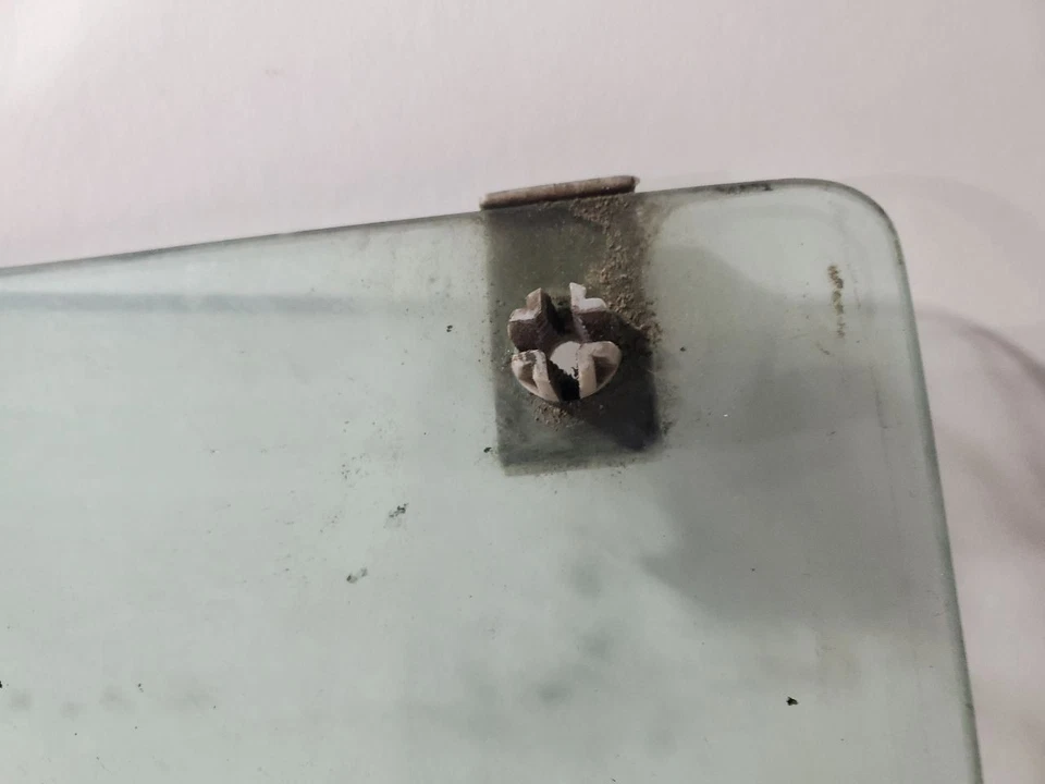 Ford LCF 2007 OEM cabina inferior tracción delantera izquierda vidrio Foto 4 de 4