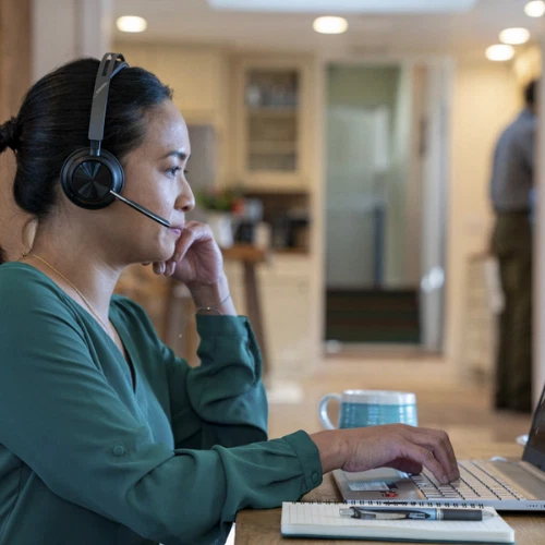 Plantronics Poly Voyager Focus 2 UC Stereo Noise-Canceling On-Ear Headset Black - Image 2 of 4