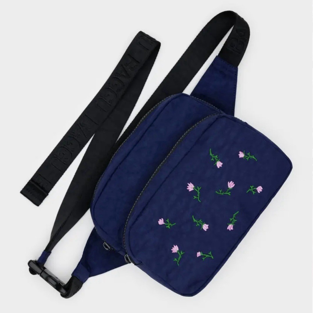 NEW! Baggu FANNY PACK in “Embroidered Wildflower” Navy Recycled