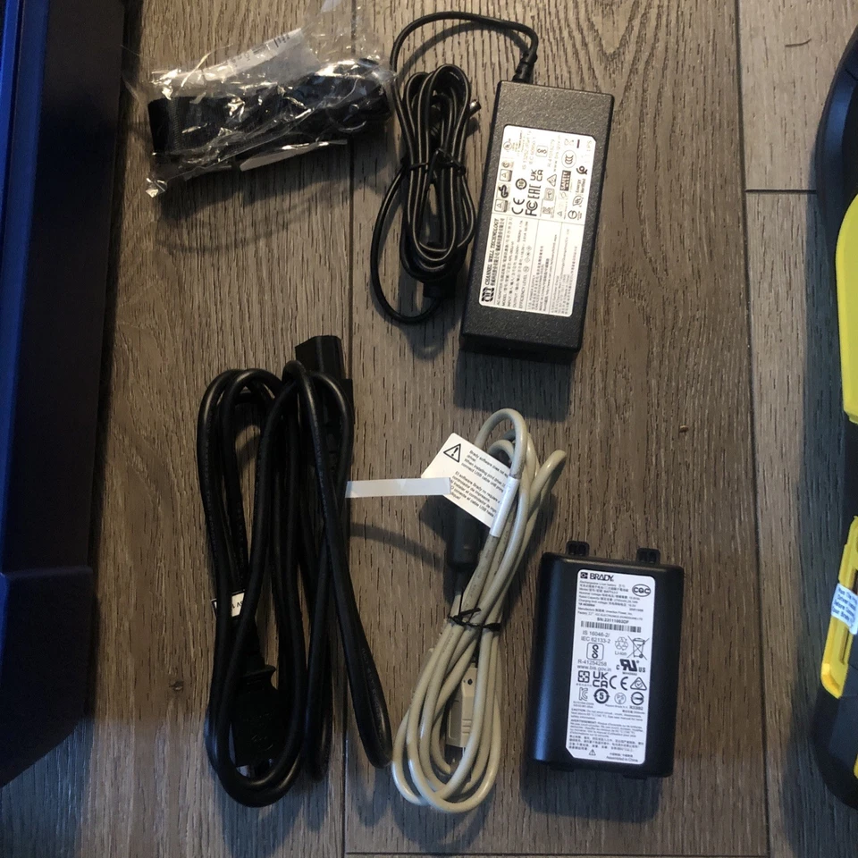 Brady M610 Handheld Label Maker w/ Hard Case, Blue, Free Shipping - Image 3 of 4