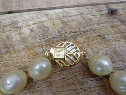 Collar Trifari imitación perla broche blanco roto - Imagen 7 de 7