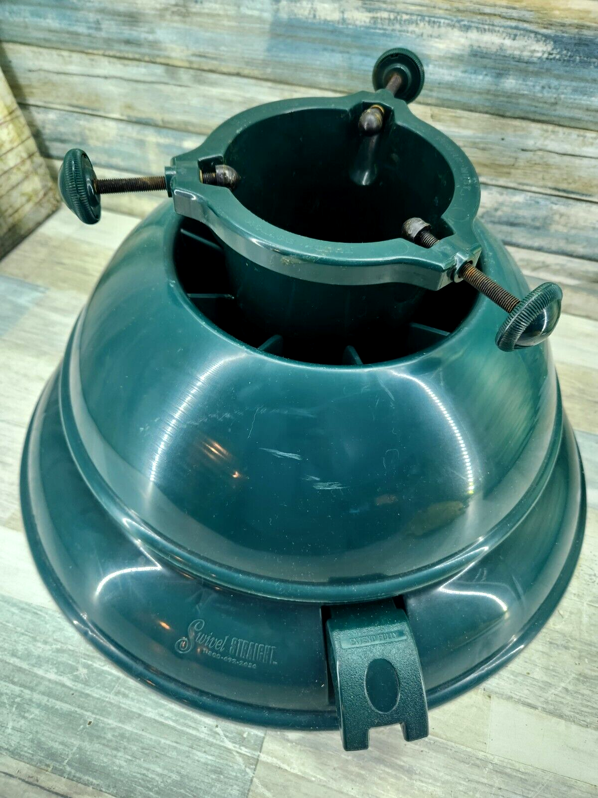 Swivel Straight One Minute Christmas Tree Stand Holds Up to 10' & 100lb 1-Person