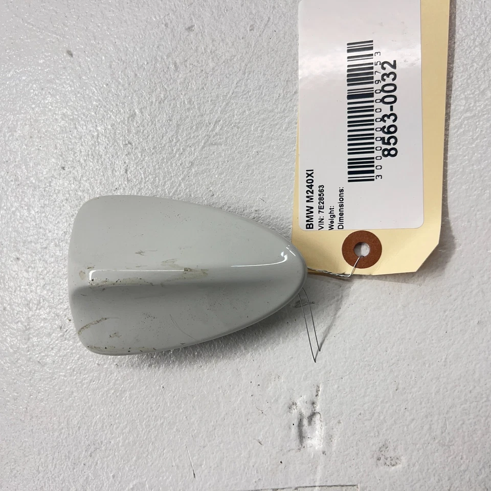 BMW M240xi F23 F33 2017-2021 CAPA DE ANTENA CONVERSÍVEL BARBATANA DE TUBARÃO FABRICANTE DE EQUIPAMENTO ORIGINAL BRANCO - Imagem 3 de 4