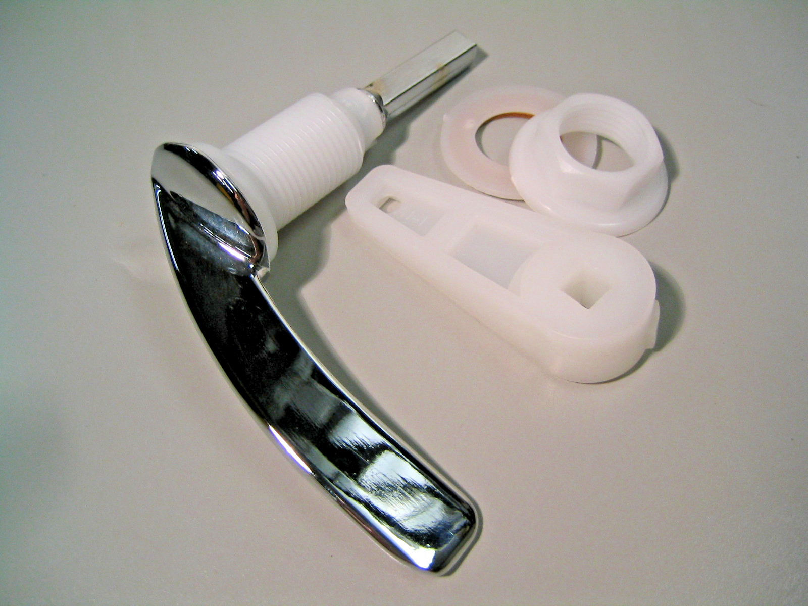 TOILET CISTERN FLUSH LEVER HANDLE WITH SHORT 88mm SPINDLE & ADJUSTABLE LIFT-ARM