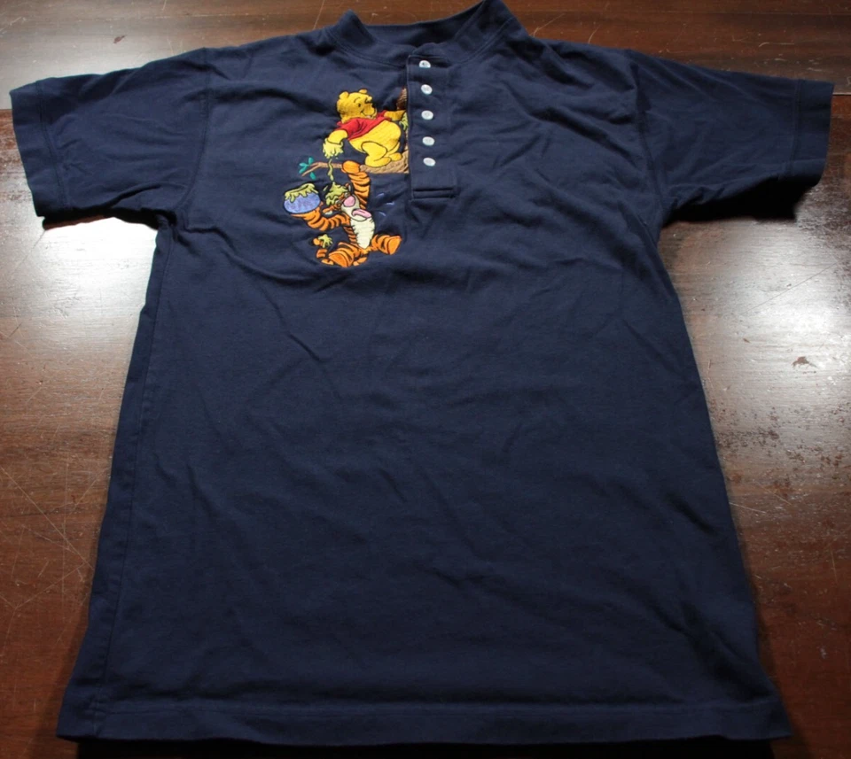 Camiseta De Colección The Disney Store Winnie the Pooh Henley Tigre S Foto 2 de 3