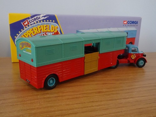 CORGI CLASSICS CHIPPERFIELDS CIRCUS BEDFORD O HORSEBOX TRUCK MODEL 97887 1:50 - Picture 3 of 4