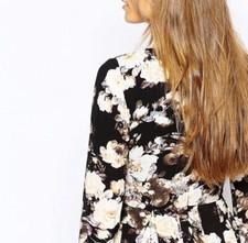 ASTR The Label front tie wrap dress long sleeve floral ruffles M barely preloved