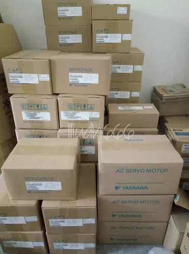 ONE Yaskawa SERVO MOTOR SGM7J-08AFA21