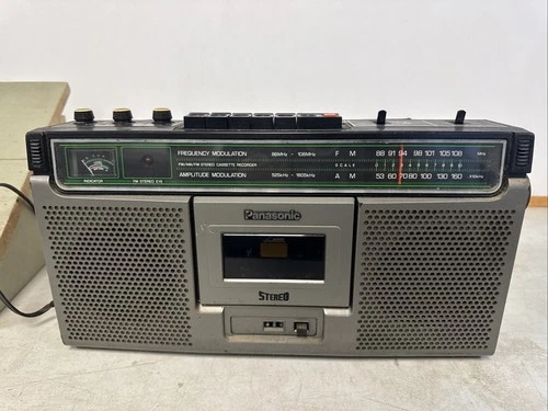 Vintage Panasonic RQ-4040 Boombox Radio Stereo Tape Cassette Recorder READ