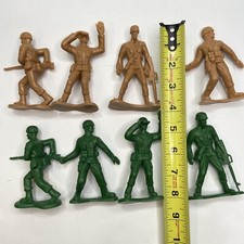  8 VTG Greenbrier International Large 4" Green Tan Army Men Soldier Figures