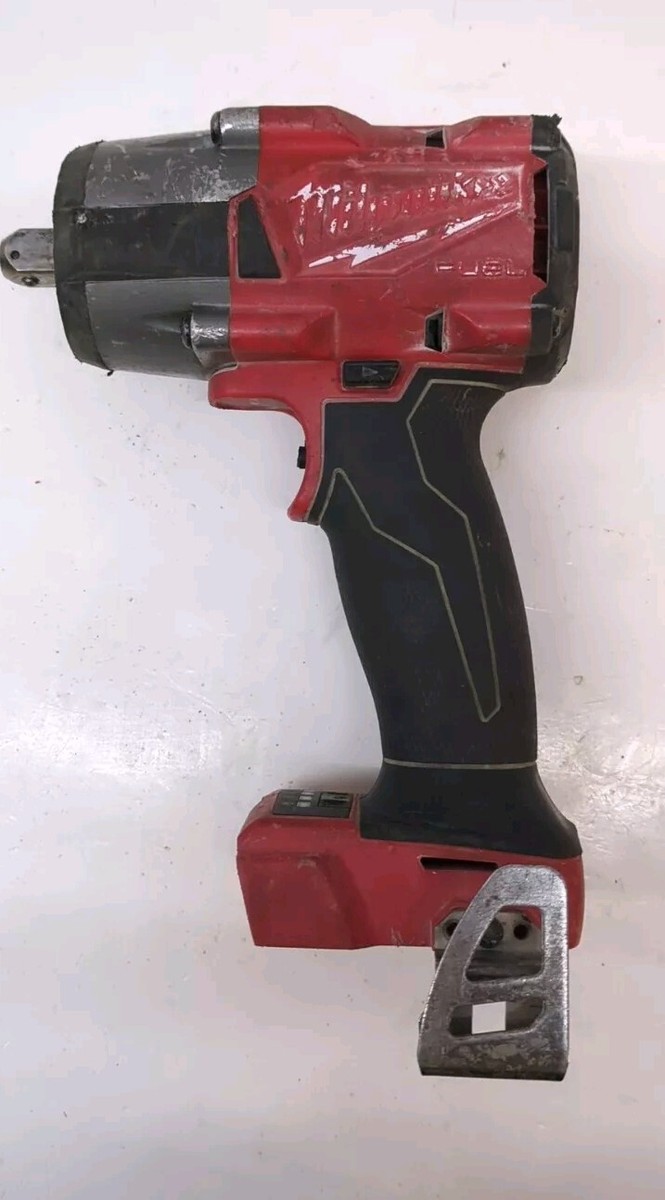 Milwaukee 2962P-20 BROKE FUEL 1/2