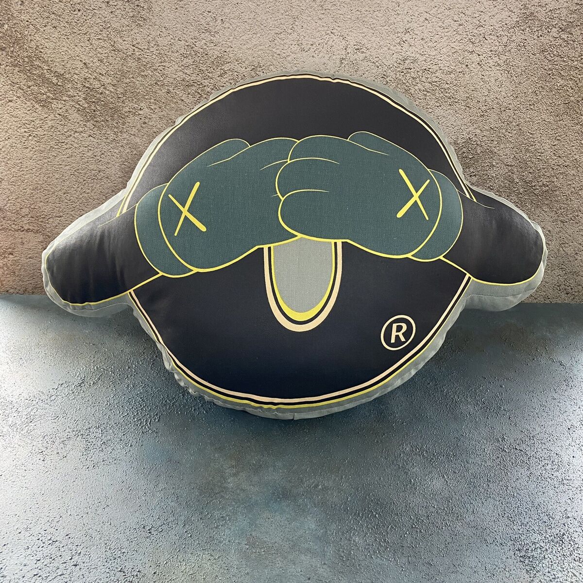 KAWS OriginalFake Cushion Pillow Rare Item JAPAN MADE KAWS OriginalFake Cushion Pillow Rare Item JAPAN MADE