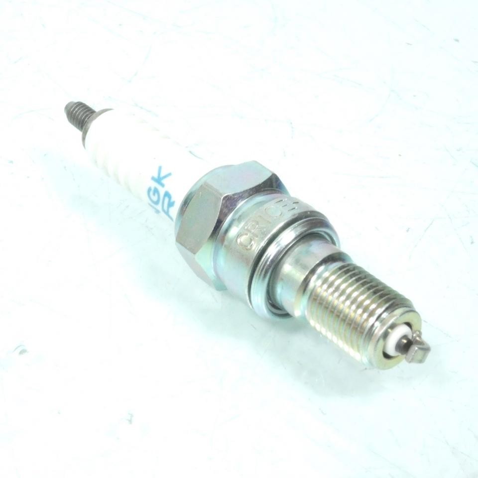 Bougie NGK CR10EH-9 pour entretenir la moto Kawasaki KLX 1100 des sorties cross
