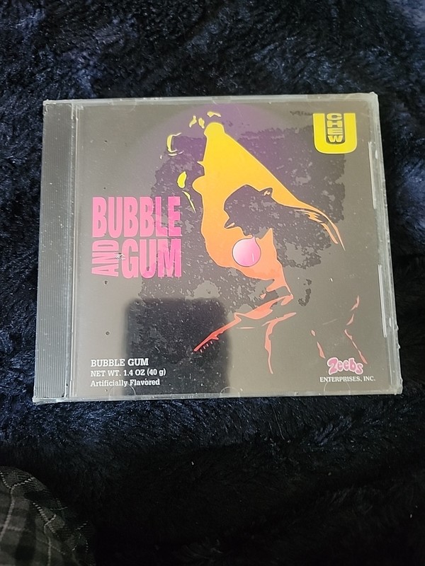 Vintage 1996 Zeebs BUBBLE AND GUM Bubble Gum CD Container candy U2 HUM