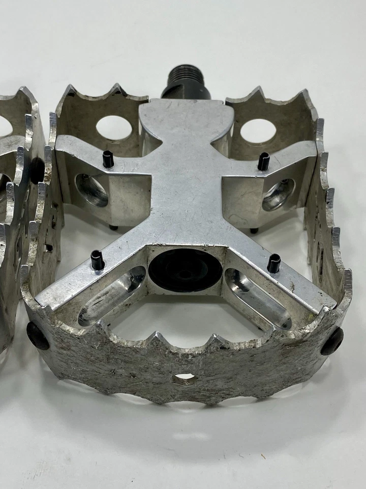 Pedales de colección GT BMX He Man 9/16 Old Mid School Pro Speed Series HeMan plateados Foto 3 de 4