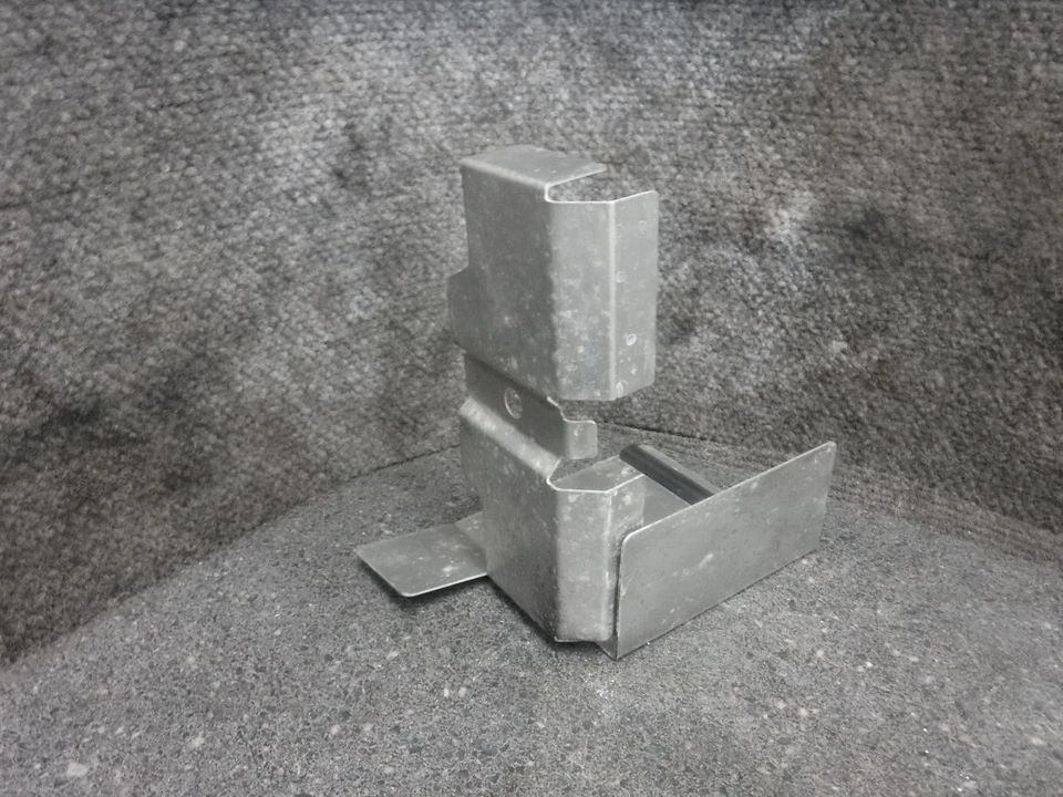 21 Polaris Axys Switchback 850 Battery Box Cover 28F - Image 2 of 2