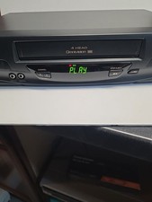 Quasar VHQ-40M - VCR 4 Head Omnivision VHS Player Video Recorder Works W/Remote 